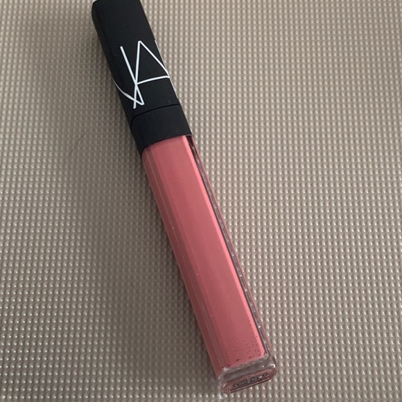 MYTHIC RED ๐ NARS LIP GLOSS NWOB - Picture 5 of 12